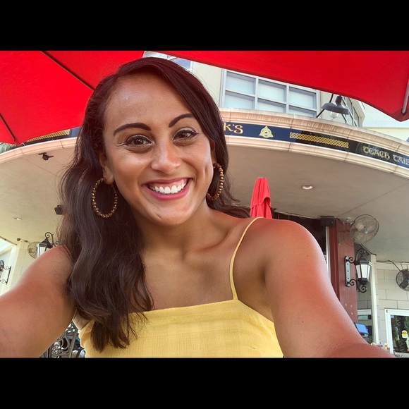 Meet your Posher, Inecita - Picture 1 of 1